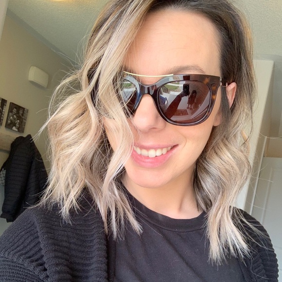 Meet your Posher, Sarah - Picture 1 of 1